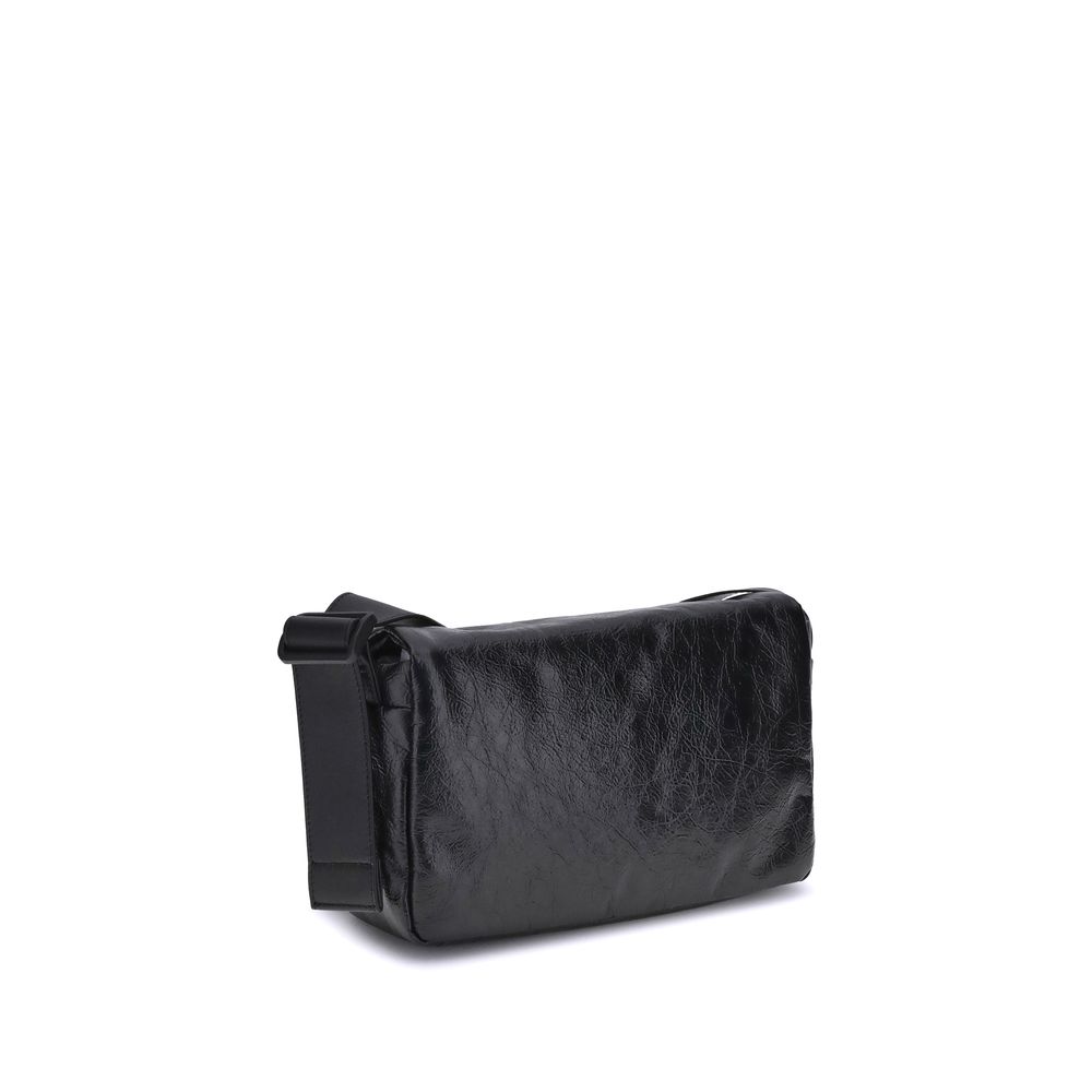 Front view with bag zipped and handles upright.