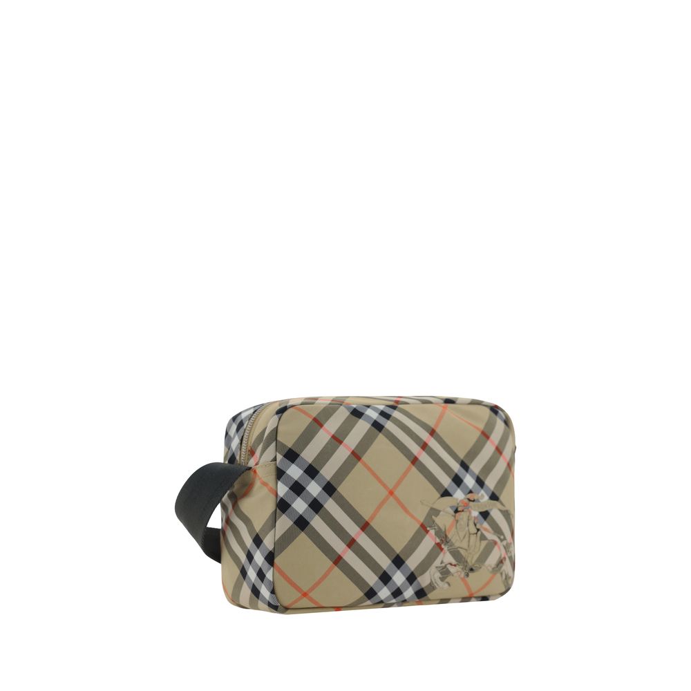 Front view with bag zipped and handles upright.