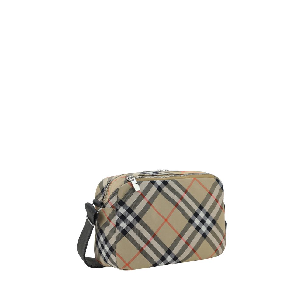 Front view with bag zipped and handles upright.
