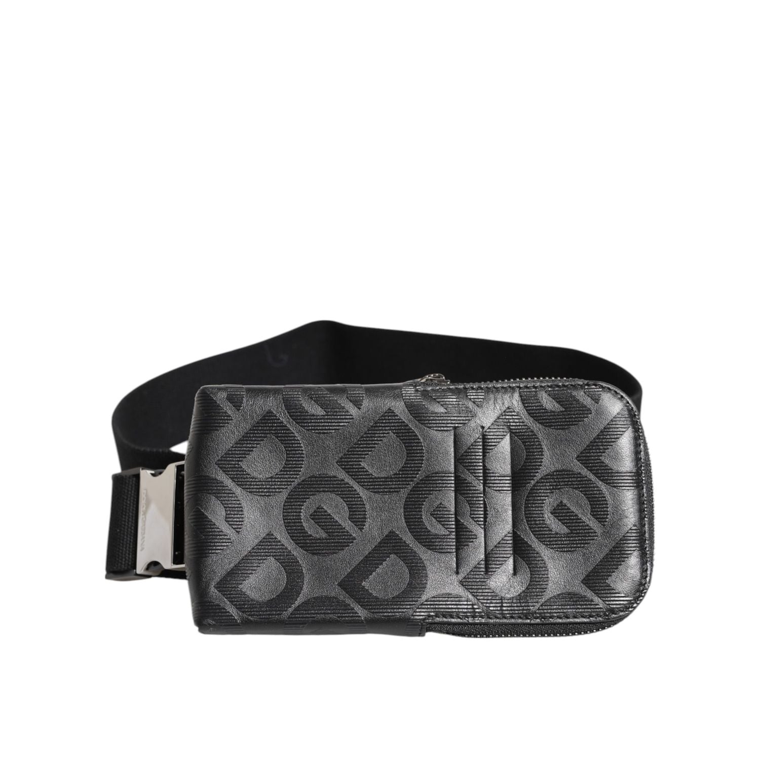 Front view with bag zipped and handles upright.