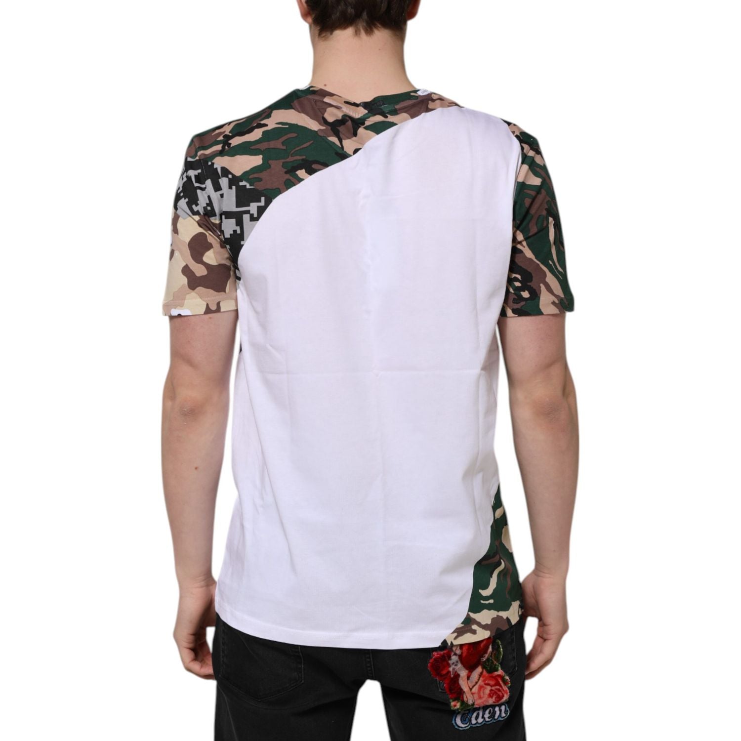 Front view with bag zipped and handles upright.