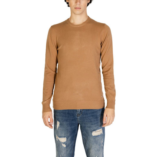 Gianni Lupo Brown Polyester Sweater, fall/winter men's knitwear, stylish and comfortable with a blend of polyester and viscose.