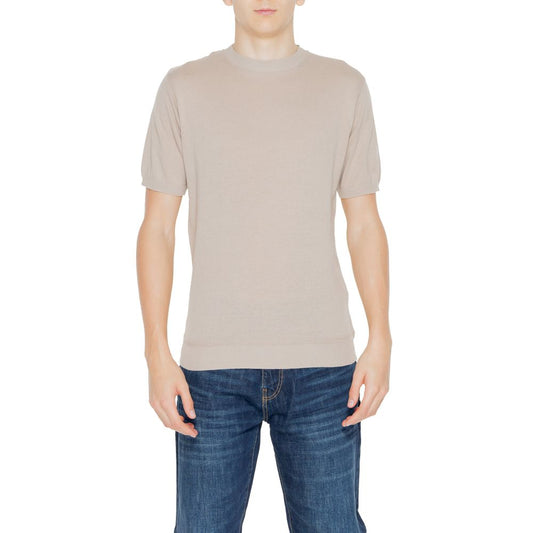 Hamaki-Ho Beige Cotton Sweater on model, short-sleeved, crew neck, perfect for spring and summer style.