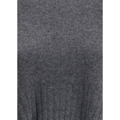 Close-up of Loulou De Saison Gray Cashmere Sweatshirt, showcasing ribbed texture and luxurious soft material for a chic, refined look.