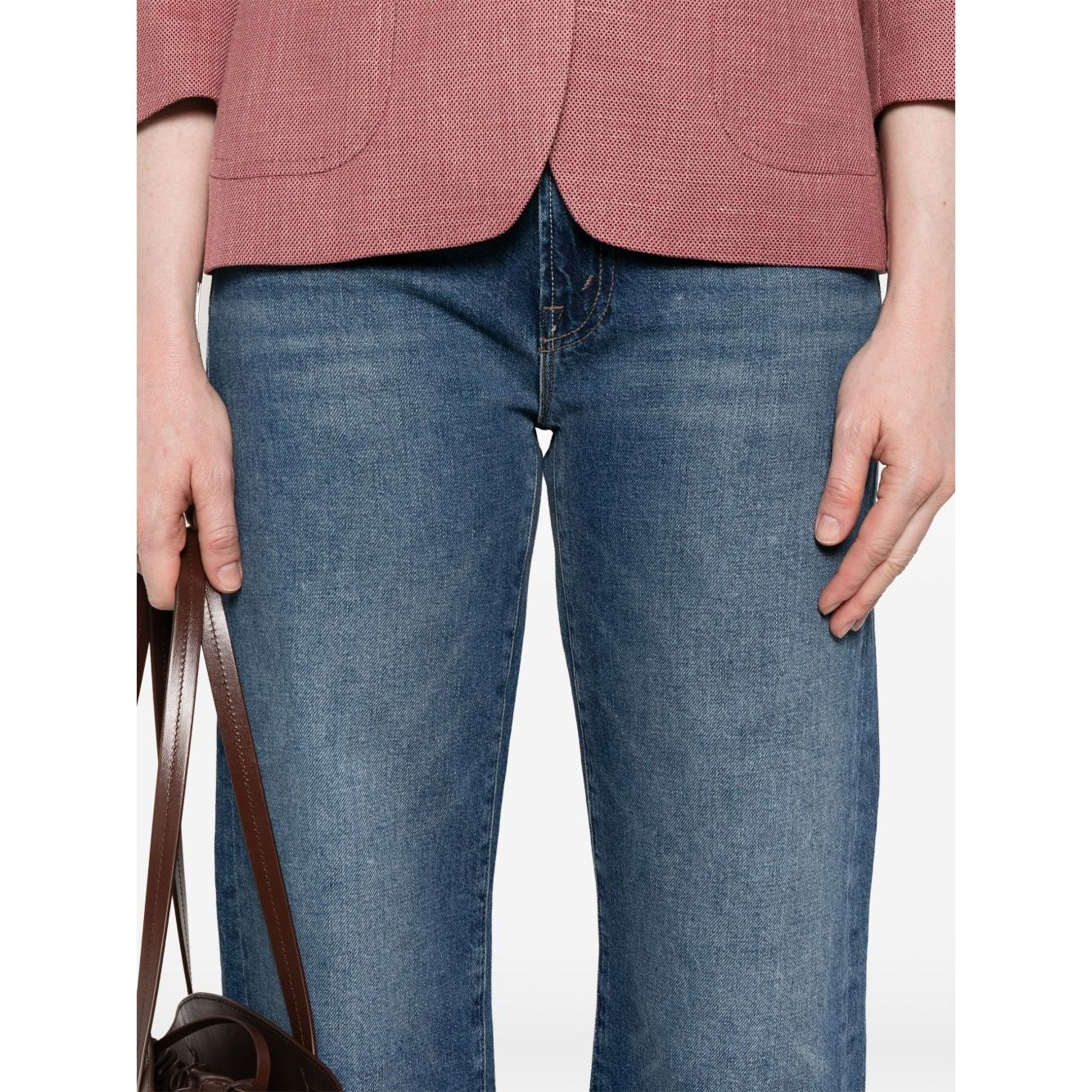 Front view with bag zipped and handles upright.
