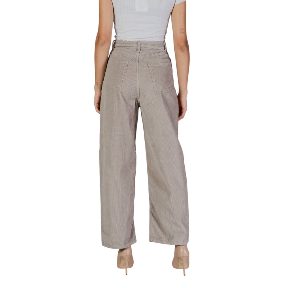 Back view of Only Beige Cotton Pant with loose fit and fabric belt, ideal for women's casual wear. Item code 15334348.