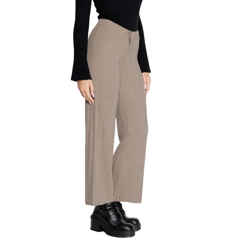 Only Beige Marabou Pant for women, Fall/Winter collection, 100% Acrylic, stylish beige pants with a modern fit and design.