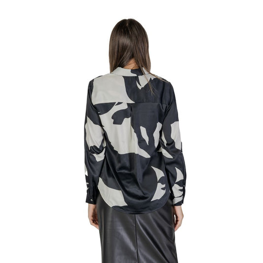 Women wearing Only Black Recycled Polyester Shirt from Fall/Winter collection, 68% recycled polyester.