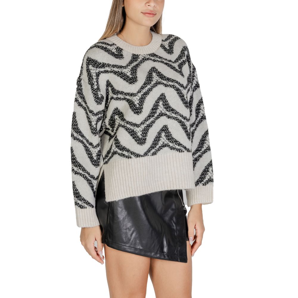 Alt Tag: Woman wearing Only White Marabou Sweater, acrylic and polyester knitwear, part of the fall/winter women's collection.