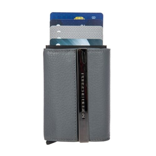 Front view with bag zipped and handles upright.
