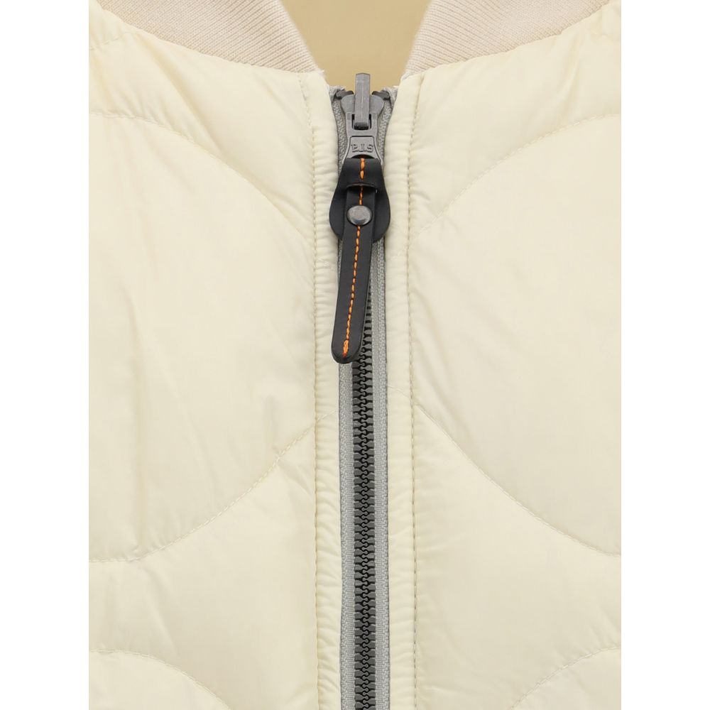 Front view with bag zipped and handles upright.