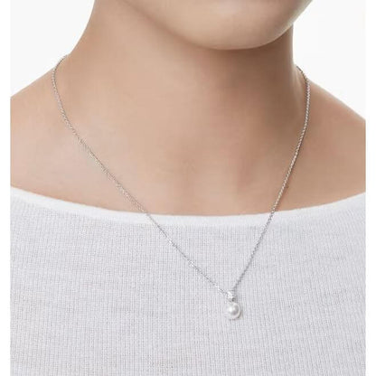 Elegant SWAROVSKI Mod. 5693897 pendant necklace from the Matrix Collection, featuring a single white Swarovski Crystal Pearl.