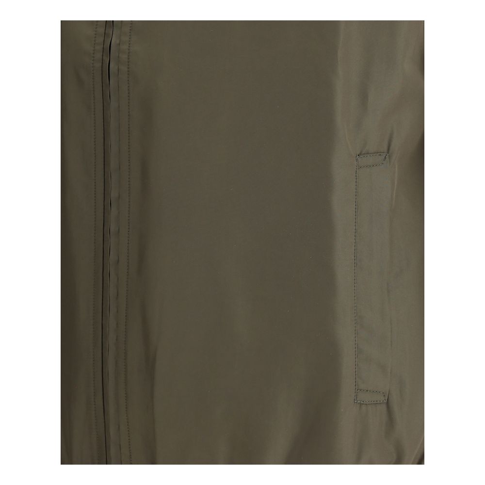Front view with bag zipped and handles upright.
