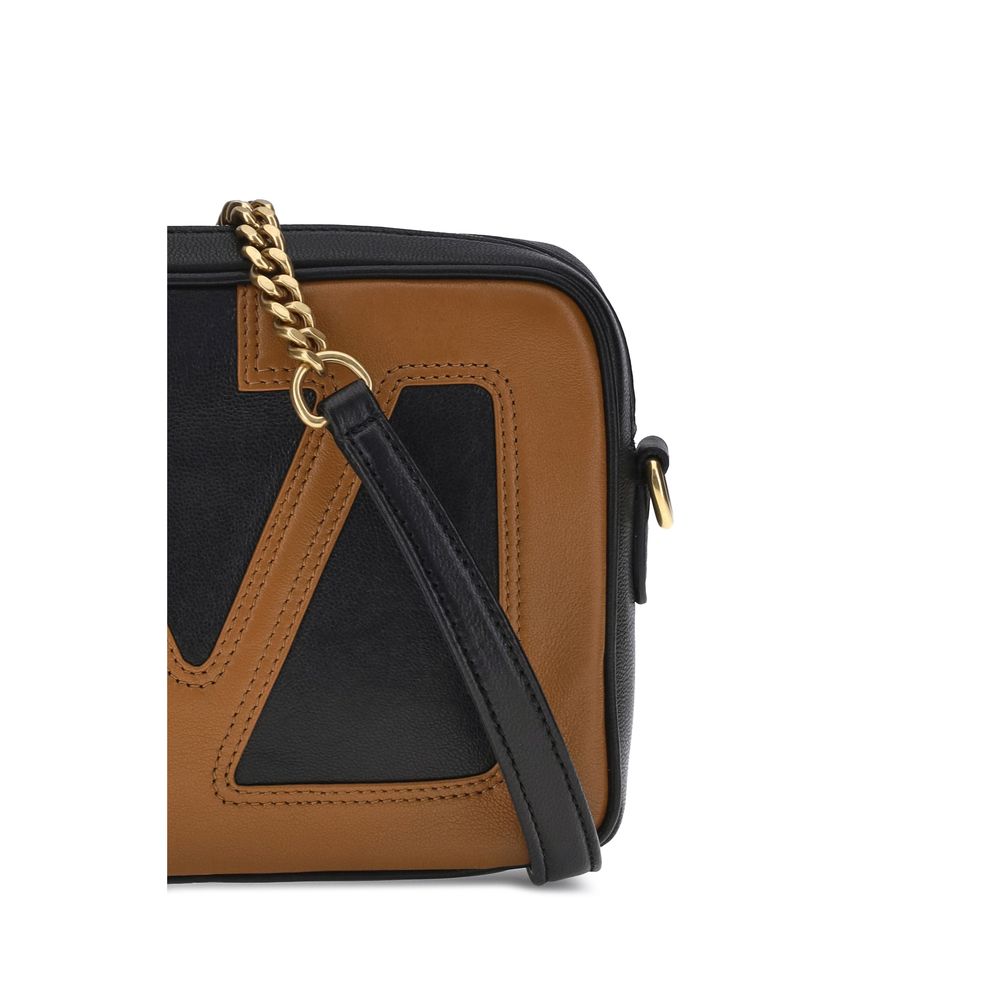 Front view with bag zipped and handles upright.